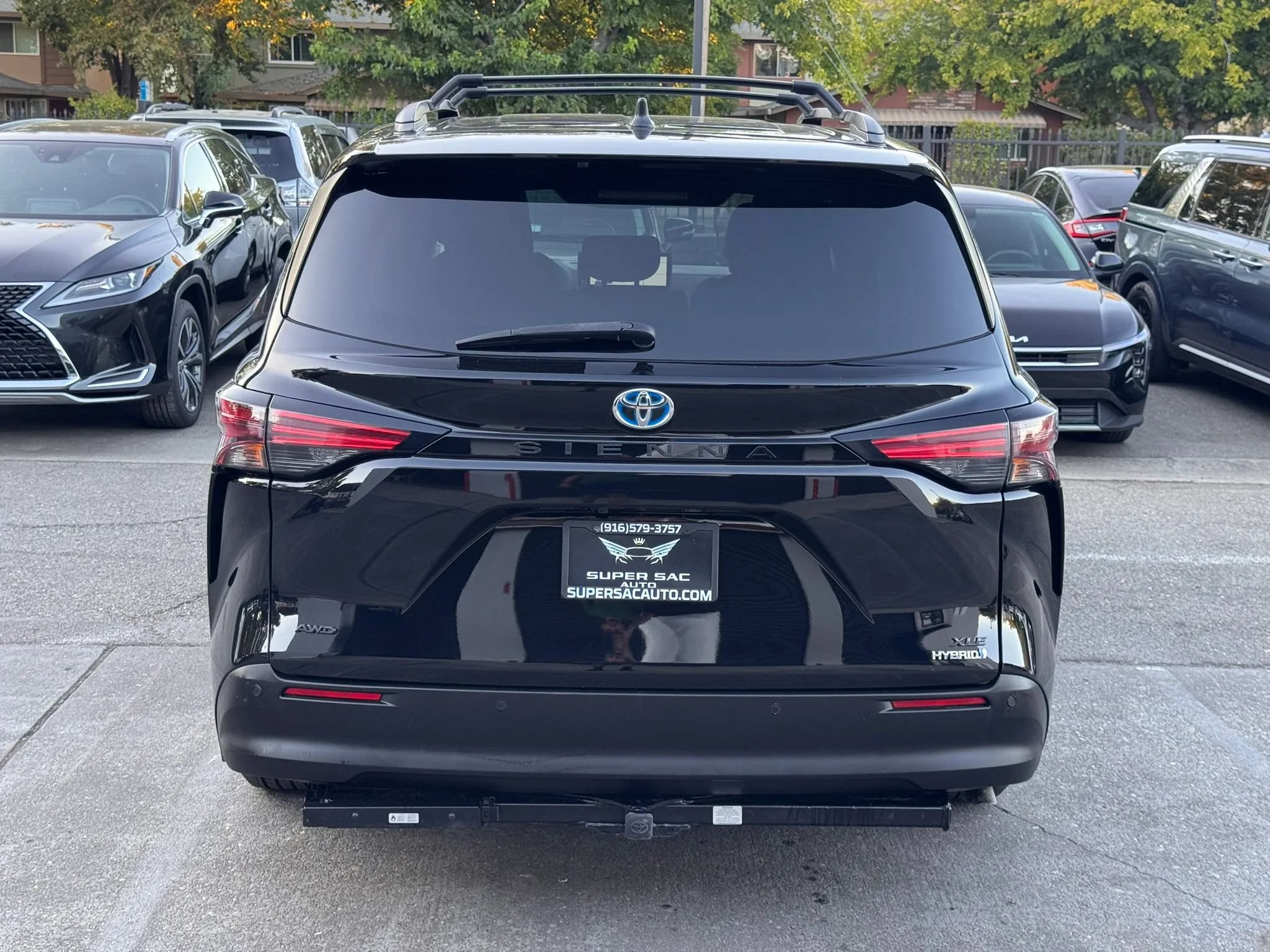 Used 2025 Toyota Sienna XLE Woodland Edition AWD/4WD image 5