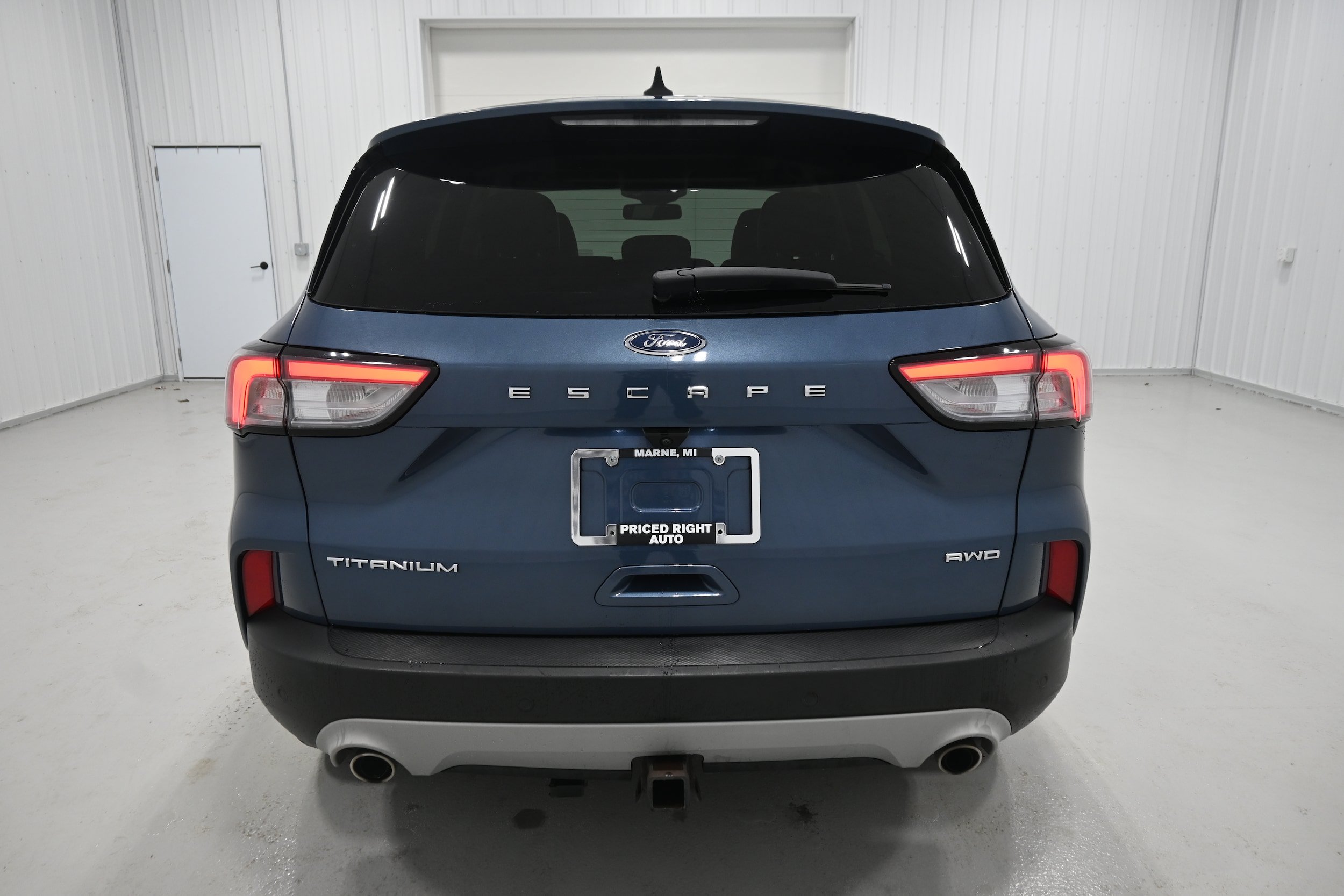 Used 2020 Ford Escape Titanium w/ Titanium Premium Package 2.0 AWD/4WD image 33