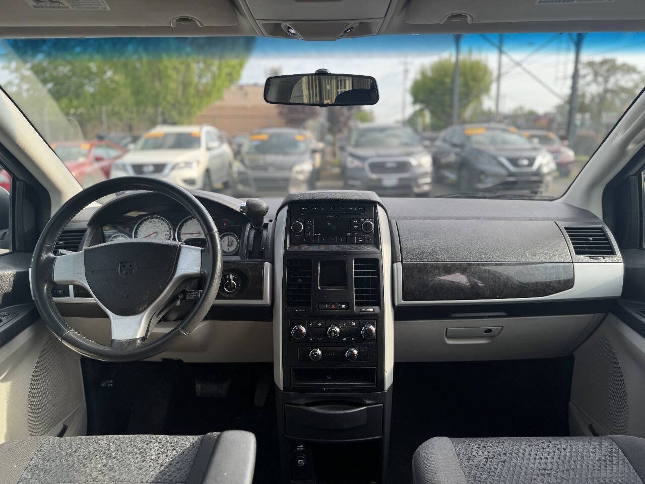 Used 2010 Dodge Grand Caravan SXT FWD image 8