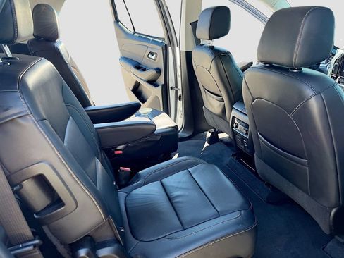 Used 2021 Chevrolet Traverse Premier w/ Redline Edition FWD image 30