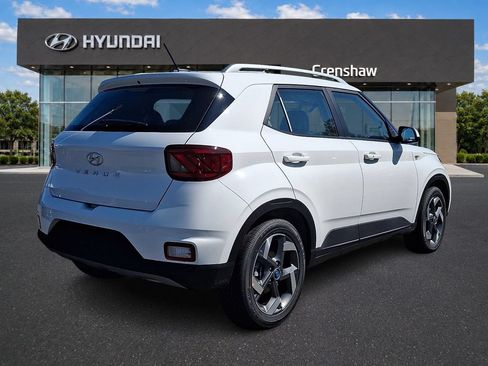 New 2026 Hyundai Venue SEL FWD image 4