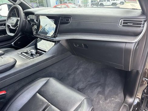 Used 2024 Jeep Wagoneer Series III AWD/4WD image 11
