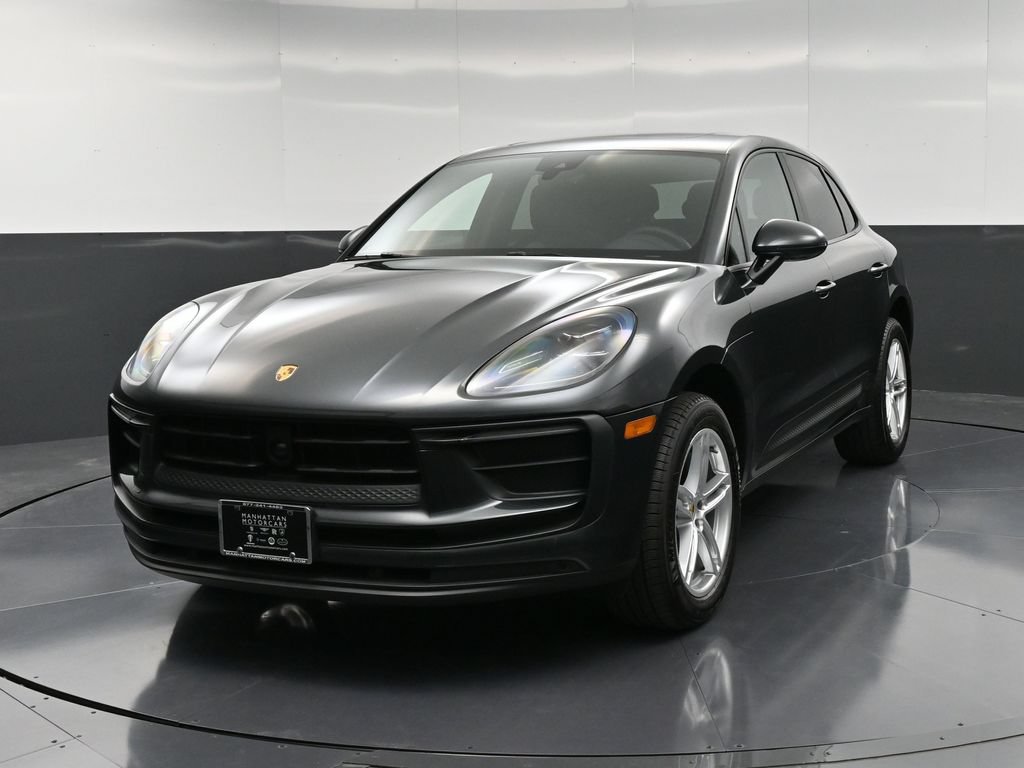 Certified 2025 Porsche Macan AWD/4WD image 6