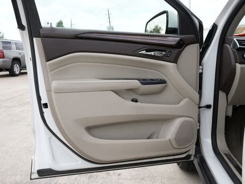 Used 2015 Cadillac SRX Luxury w/ Driver Awareness Package AWD/4WD image 18