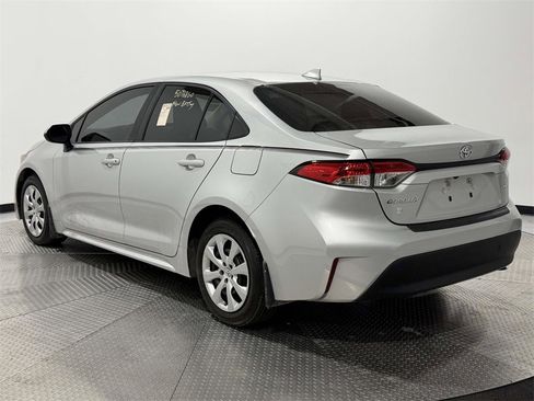Used 2024 Toyota Corolla LE image 4