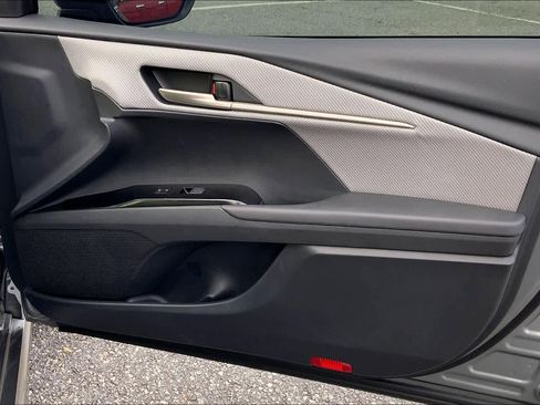 Used 2025 Toyota Camry SE image 21