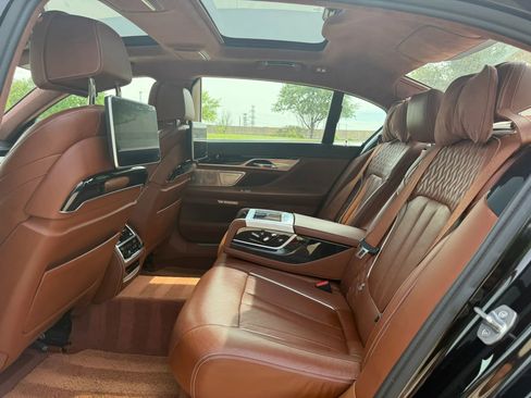 Used 2016 BMW 750i xDrive AWD/4WD image 12