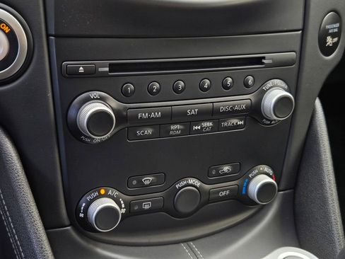 Used 2020 Nissan 370Z Touring Sport image 24