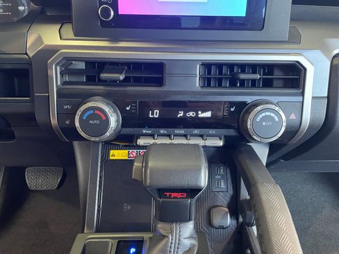 Used 2025 Toyota 4Runner TRD Off-Road AWD/4WD image 11