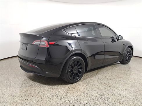 Used 2024 Tesla Model Y Long Range image 5