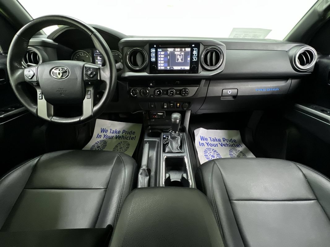Used 2018 Toyota Tacoma TRD Sport AWD/4WD image 18