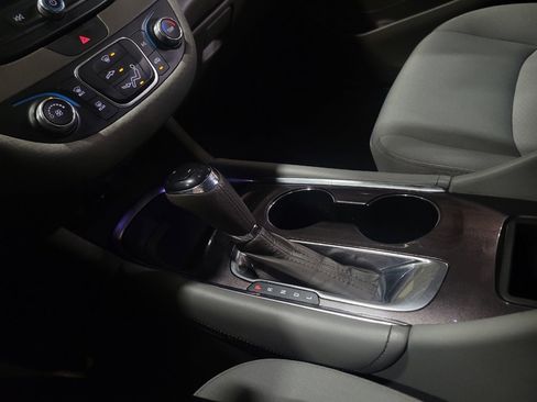 Used 2018 Chevrolet Malibu LT w/ Driver Confidence Package image 26