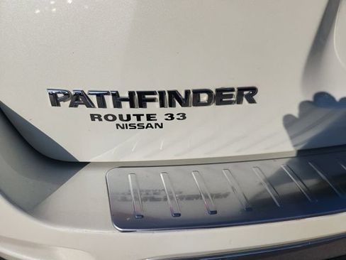 Used 2017 Nissan Pathfinder Platinum w/ Cargo Package AWD/4WD image 3