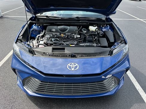 Used 2025 Toyota Camry XLE FWD image 11