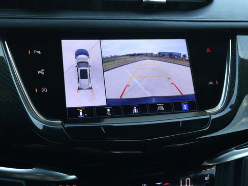 Certified 2023 Cadillac XT6 Sport w/ Technology Package image 35