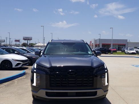 Used 2025 Hyundai Palisade SEL FWD image 2