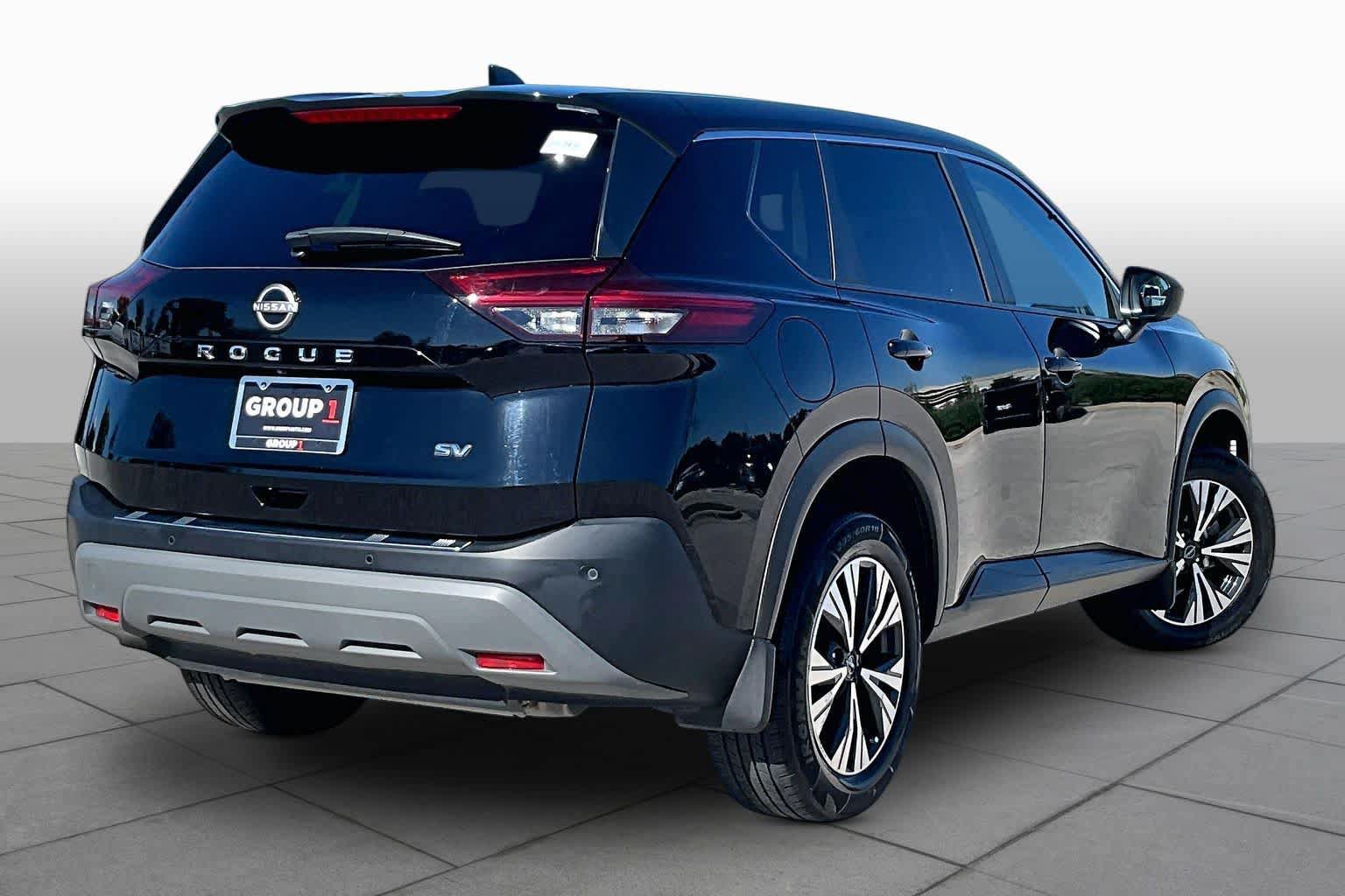 Used 2023 Nissan Rogue SV FWD image 13