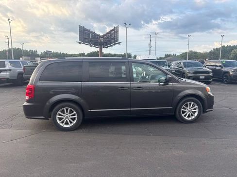 Used 2019 Dodge Grand Caravan SXT FWD image 10