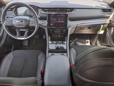 New 2025 Jeep Grand Cherokee L Altitude image 14