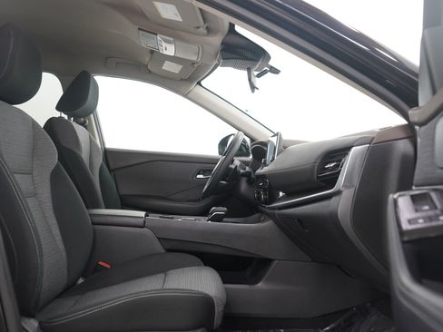 Used 2021 Nissan Rogue SV image 11