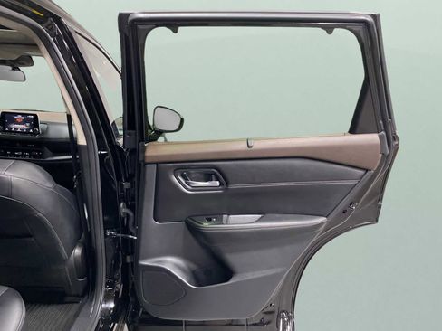 Used 2023 Nissan Rogue SV w/ SV Premium B Package image 26