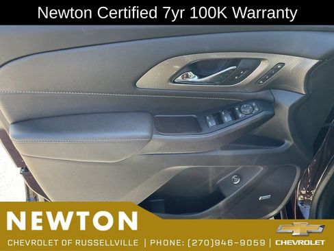 Used 2023 Chevrolet Traverse Premier AWD/4WD image 5