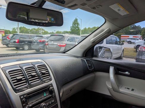 Used 2009 GMC Acadia SLT w/ Visibility Package AWD/4WD image 26