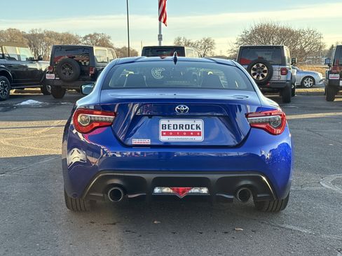 Used 2017 Toyota 86 image 6