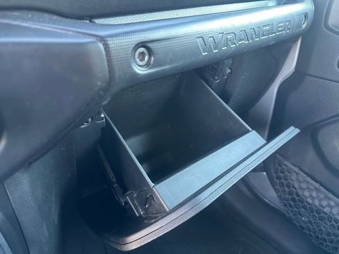 Used 2021 Jeep Wrangler Unlimited Rubicon 4xe w/ Steel Bumper Group image 34