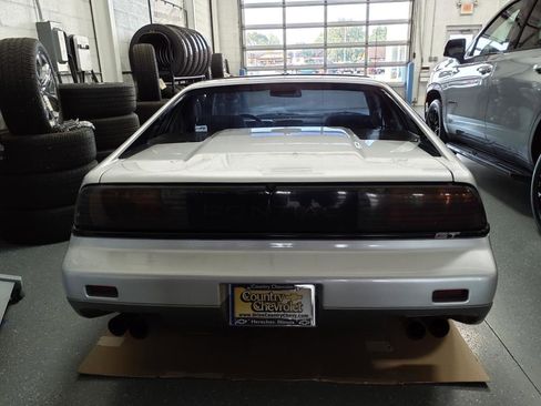 Used 1986 Pontiac Fiero GT image 4