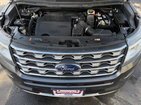 Used 2017 Ford Explorer Limited AWD/4WD image 41