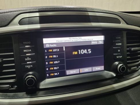 Used 2019 Kia Sorento L image 24