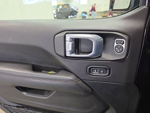 Used 2021 Jeep Wrangler Unlimited Rubicon AWD/4WD image 19