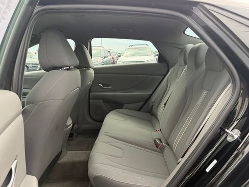Used 2023 Hyundai Elantra SEL w/ Convenience Package FWD image 16
