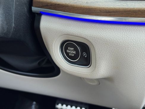 Used 2021 Mercedes-Benz GLS 580 4MATIC image 28