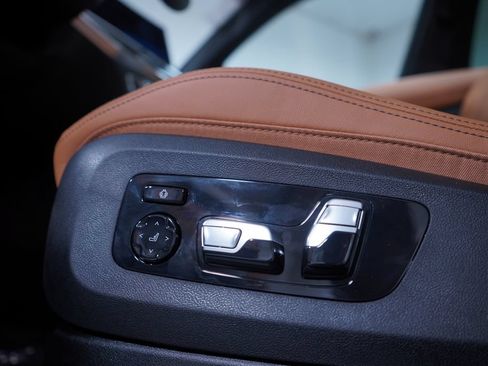 Used 2026 BMW X5 M60i w/ Parking Assistance Package AWD/4WD image 14