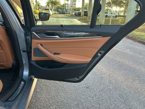 Used 2023 BMW 540i w/ M Sport Package image 32