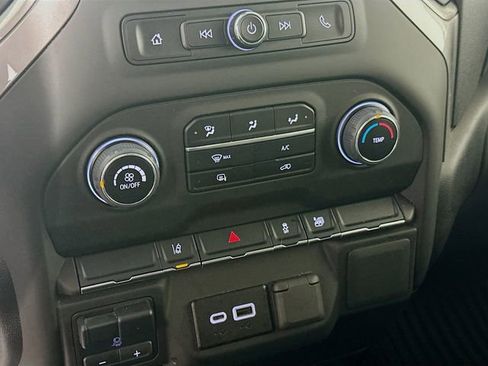 Used 2025 Chevrolet Silverado 2500 Custom image 16