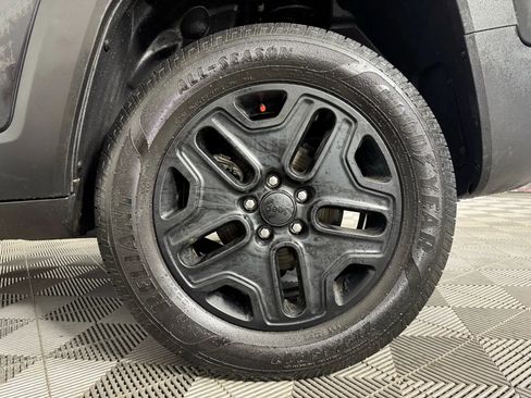 Used 2018 Jeep Renegade Trailhawk w/ Cold Weather Group II image 43