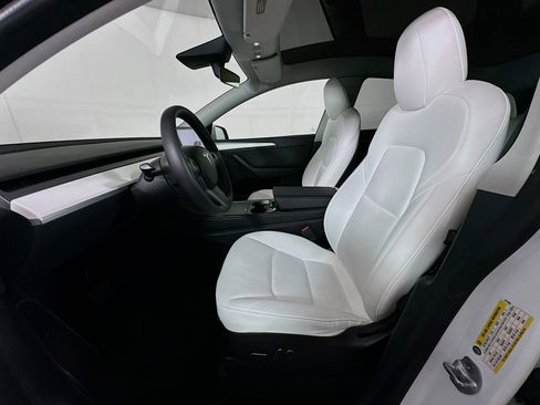 Used 2022 Tesla Model Y Long Range AWD/4WD image 13