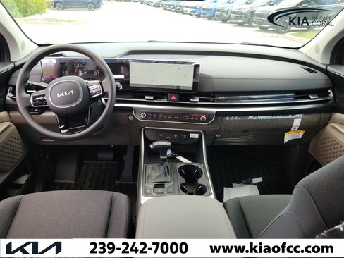 New 2026 Kia Carnival LX FWD image 16