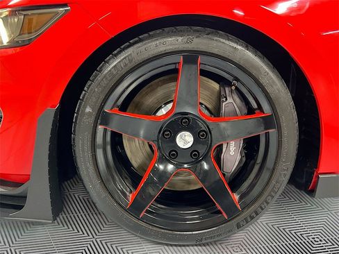 Used 2019 Ford Mustang Shelby GT350 w/ Technology Package image 28