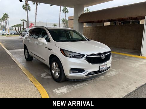 Used 2021 Buick Enclave Essence w/ LPO, Cargo Package image 4