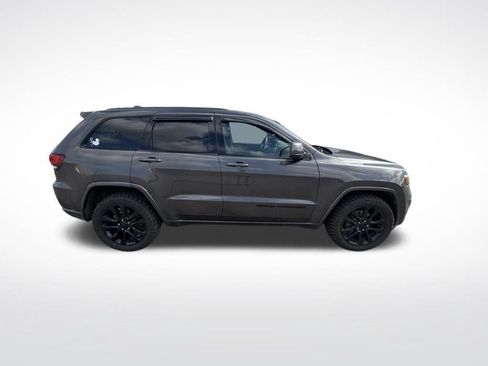 Used 2019 Jeep Grand Cherokee Altitude AWD/4WD image 7