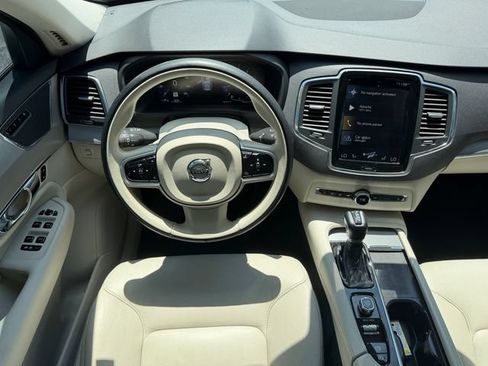 Used 2021 Volvo XC90 T5 Momentum w/ Climate Package FWD image 16