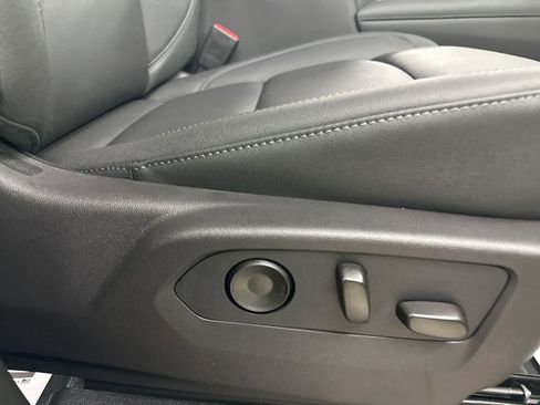 New 2026 Chevrolet Suburban LT w/ Comfort Package image 18