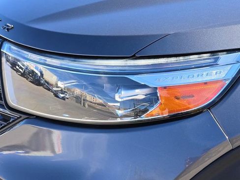 Used 2023 Ford Explorer XLT w/ Equipment Group 202A image 8