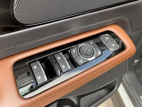 Used 2022 Lincoln Aviator Reserve w/ Equipment Group 201A AWD/4WD image 15