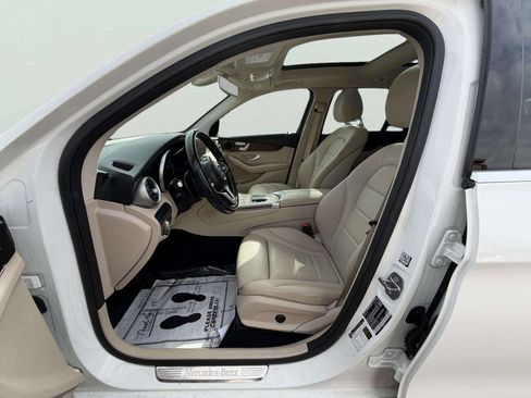 Used 2020 Mercedes-Benz GLC 300 4MATIC image 16