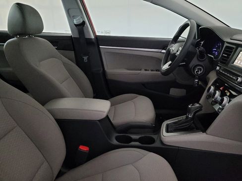 Used 2019 Hyundai Elantra SE FWD image 21